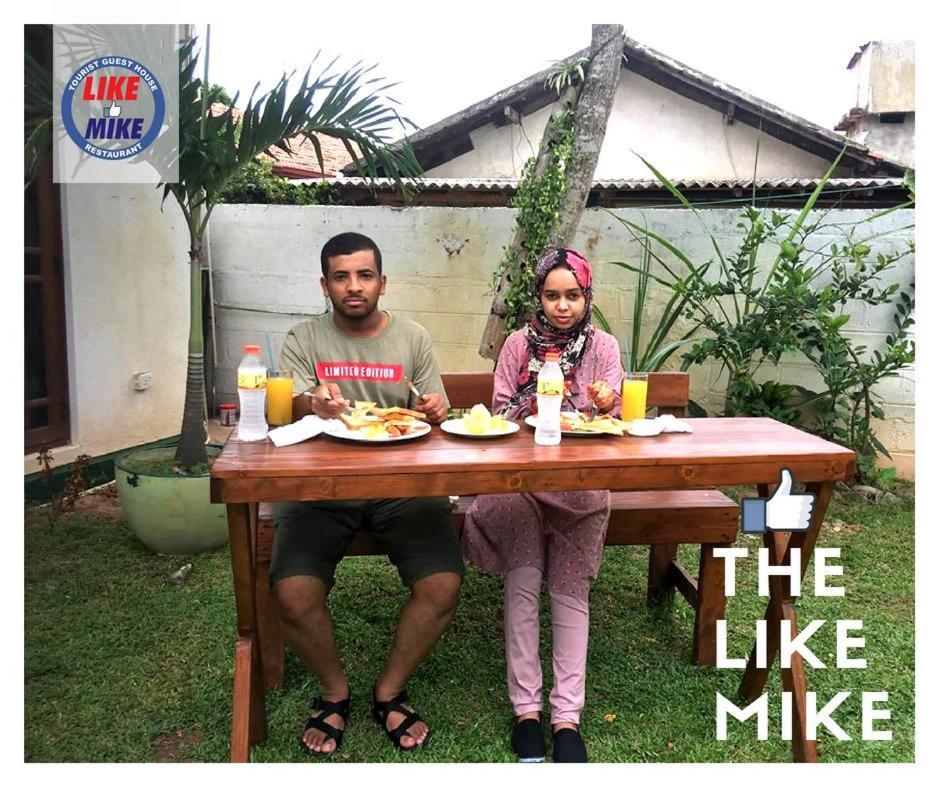 Like Mike Tourist Guest House & Restaurant Negombo Extérieur photo