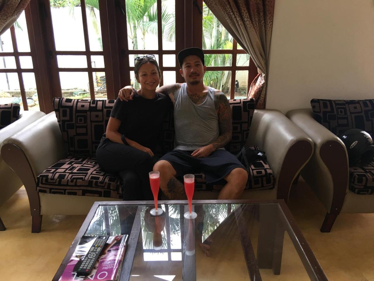 Like Mike Tourist Guest House & Restaurant Negombo Extérieur photo