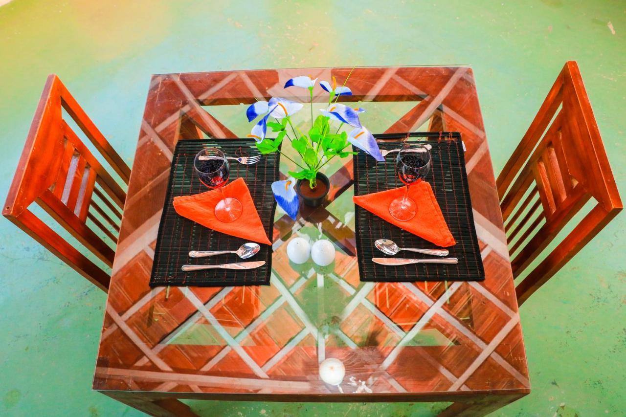 Like Mike Tourist Guest House & Restaurant Negombo Extérieur photo