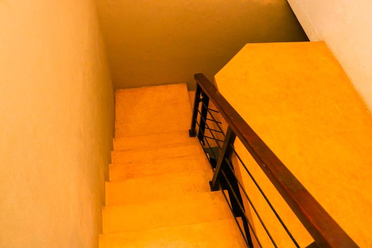 Like Mike Tourist Guest House & Restaurant Negombo Extérieur photo