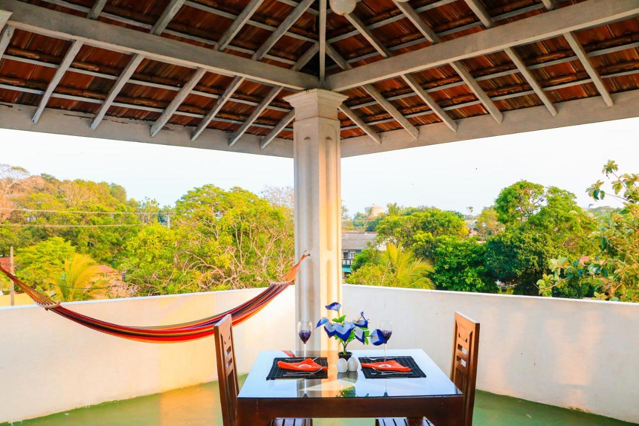 Like Mike Tourist Guest House & Restaurant Negombo Extérieur photo