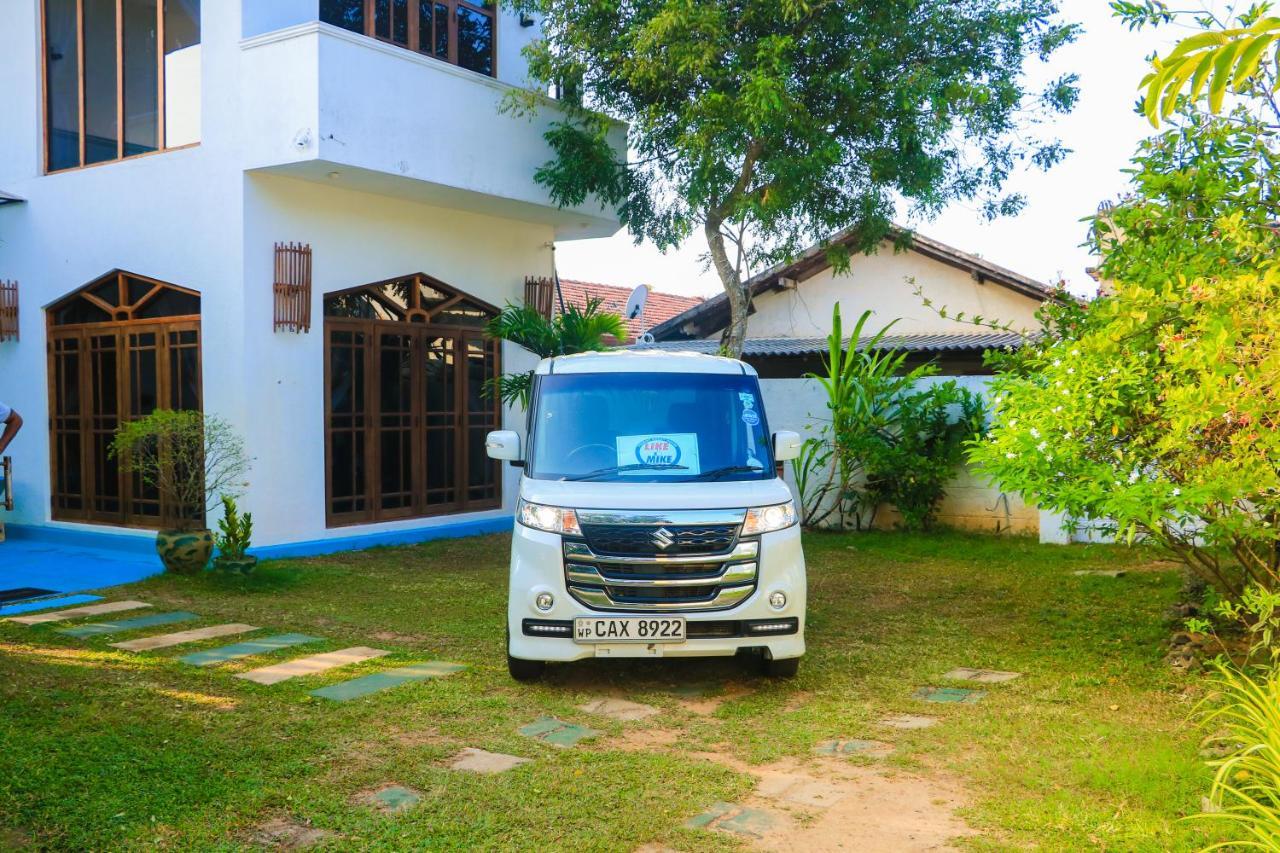 Like Mike Tourist Guest House & Restaurant Negombo Extérieur photo